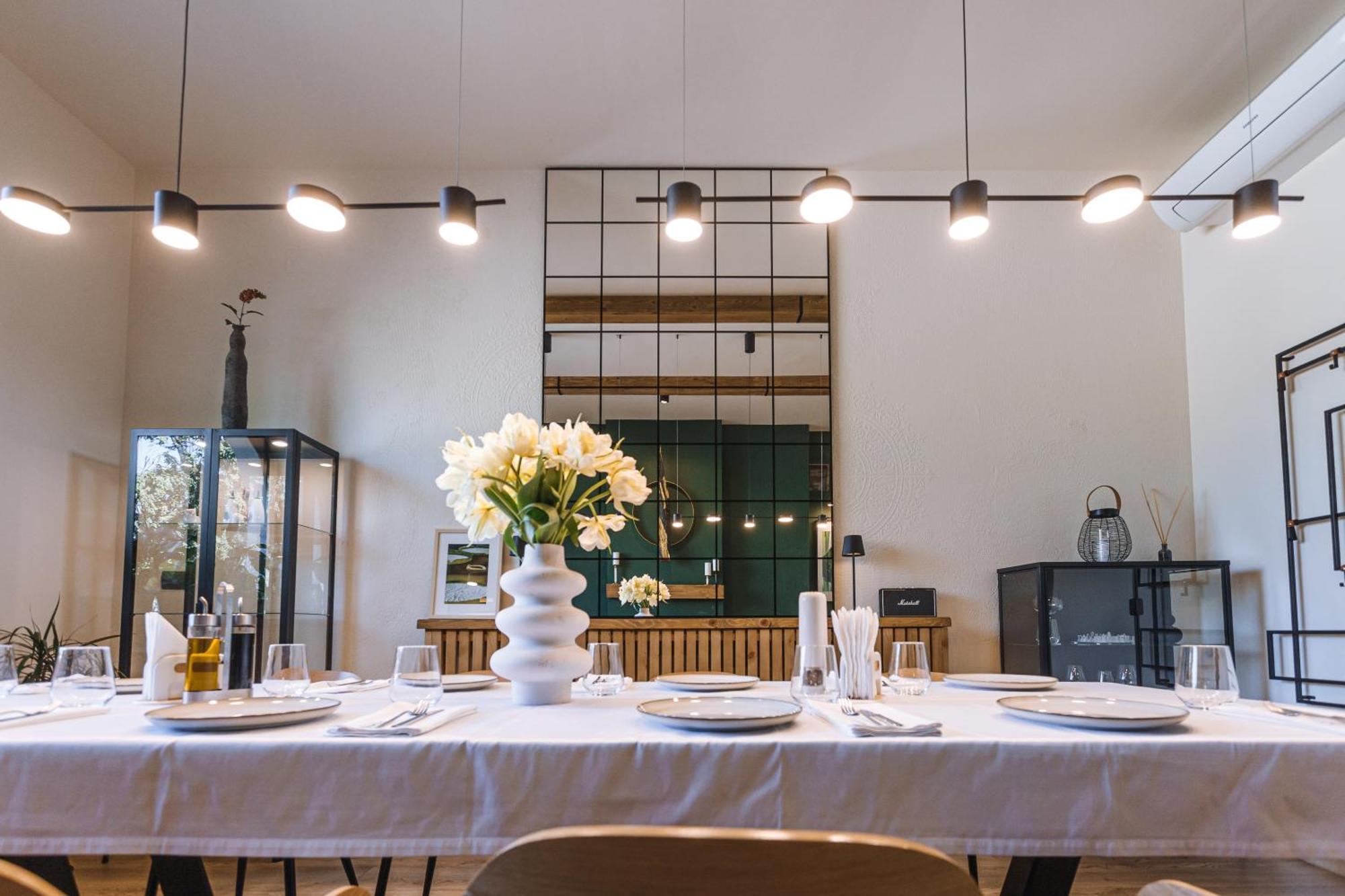 Stokker Hotel Oradea Ngoại thất bức ảnh